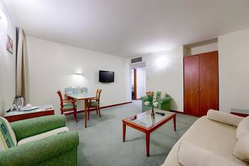 Фото номера Люкс Отель Hotel Duke Romana г. Бухарест 2