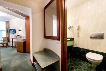 Фото номера Одноместный номер эконом-класса Отель Hotel Duke Romana г. Бухарест 6