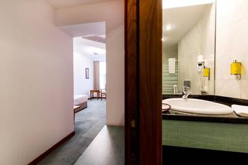 Фото номера Одноместный номер эконом-класса Отель Hotel Duke Romana г. Бухарест 7