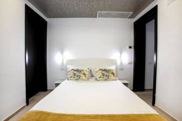 Фото номера Апартаменты с 2 спальнями Отель Hotel Duke Romana г. Бухарест 2