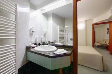 Фото номера Люкс Отель Hotel Duke Romana г. Бухарест 13