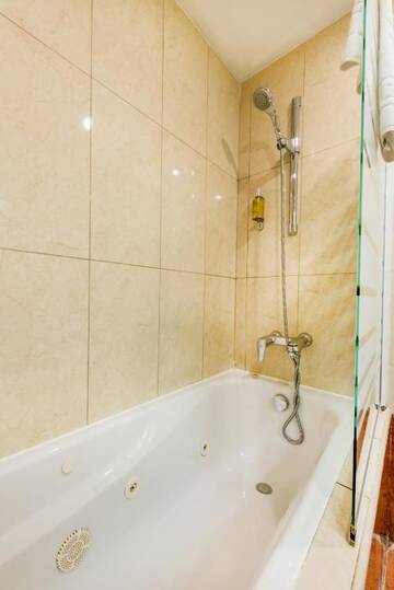 Фото номера Полулюкс Отель Hotel Duke Romana г. Бухарест 6