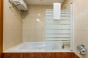 Фото номера Полулюкс Отель Hotel Duke Romana г. Бухарест 8