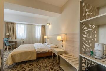 Фото номера Стандартный номер с кроватью размера &quot;king-size&quot; Отель Siqua Hotel г. Бухарест 4