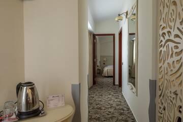 Фото номера Полулюкс Отель Siqua Hotel г. Бухарест 4