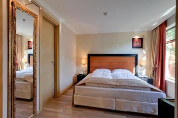 Фото номера Двухместный номер Делюкс с 1 кроватью Отель Le Boutique Hotel Moxa г. Бухарест 11