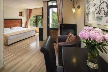 Фото номера Двухместный номер Делюкс с 1 кроватью Отель Le Boutique Hotel Moxa г. Бухарест 13