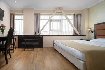 Фото номера Двухместный номер Делюкс с 1 кроватью Отель Le Boutique Hotel Moxa г. Бухарест 14