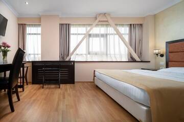 Фото номера Двухместный номер Делюкс с 1 кроватью Отель Le Boutique Hotel Moxa г. Бухарест 4