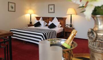 Фото номера Стандартный двухместный номер с 1 кроватью Отель Arc de Triomphe by Residence Hotels г. Бухарест 10