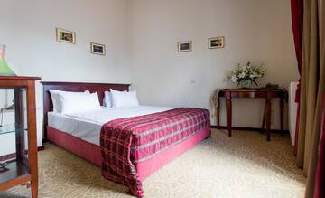 Фото номера Стандартный двухместный номер с 1 кроватью Отель Hotel Venezia by Zeus International г. Бухарест 4