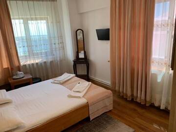 Фото номера Двухместный номер с 1 кроватью Отель Hotel Funnytime г. Бухарест 18