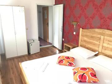 Фото номера Двухместный номер с 1 кроватью Отель Hotel Funnytime г. Бухарест 23