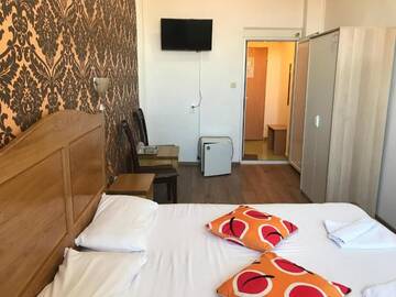 Фото номера Двухместный номер с 1 кроватью Отель Hotel Funnytime г. Бухарест 22