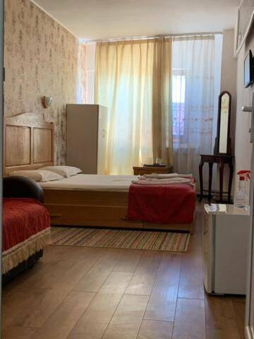 Фото номера Большой двухместный номер с 1 кроватью Отель Hotel Funnytime г. Бухарест 6
