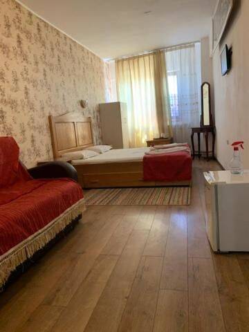 Фото номера Большой двухместный номер с 1 кроватью Отель Hotel Funnytime г. Бухарест 5