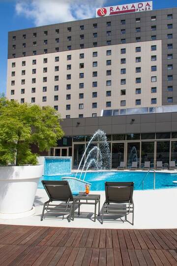 Фото Отель Ramada Plaza Bucharest г. Бухарест 5