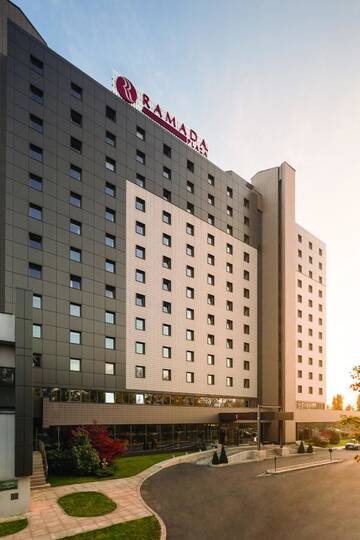 Фото Отель Ramada Plaza Bucharest г. Бухарест 2