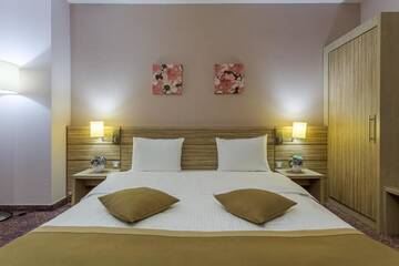 Фото номера Стандартный двухместный номер с 1 кроватью Отель RIN Grand Hotel г. Бухарест 6