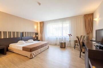 Фото номера Двухместный номер Делюкс с 1 кроватью Отель Hotel Parliament г. Бухарест 2