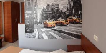 Фото номера Стандартный двухместный номер с 1 кроватью Отель City Hotel Bucharest г. Бухарест 4