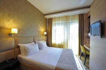 Фото номера Представительский люкс Отель Crystal Palace Hotel г. Бухарест 3