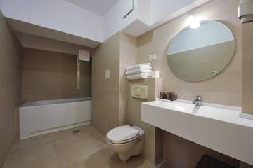 Фото номера Полулюкс Отель Crystal Palace Hotel г. Бухарест 6