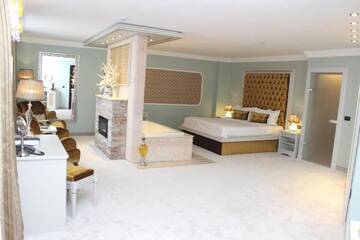 Фото номера Полулюкс Делюкс Отель Phoenicia Grand Hotel г. Бухарест 3