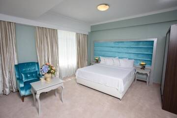 Фото номера Улучшенный двухместный номер с 1 кроватью Отель Phoenicia Grand Hotel г. Бухарест 5