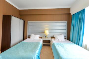 Фото номера Улучшенный двухместный номер с 2 отдельными кроватями Отель Phoenicia Grand Hotel г. Бухарест 4