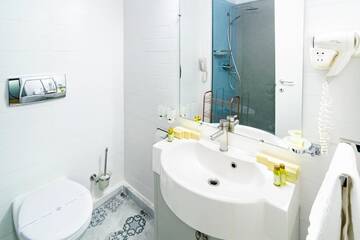 Фото номера Номер Делюкс с кроватью размера «queen-size» Отель Phoenicia Grand Hotel г. Бухарест 4