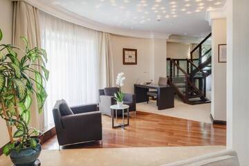 Фото номера Люкс Athenee Palace Отель Athenee Palace Hilton Bucharest г. Бухарест 2