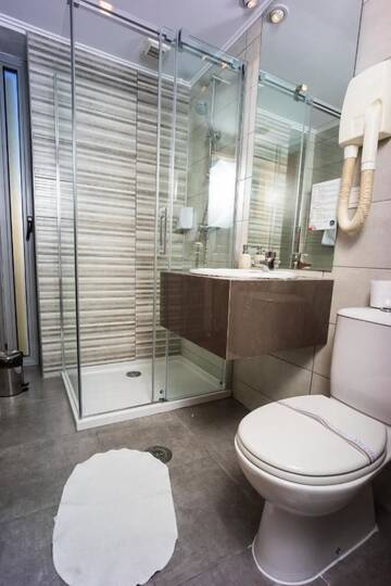 Фото номера Номер с кроватью размера «king-size» Отель Best Western Stil Hotel г. Бухарест 6