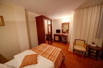 Фото номера Бюджетный одноместный номер Отель Atrium Hotel Ateneu City Center г. Бухарест 2