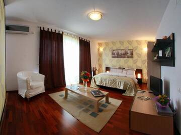 Фото номера Номер-студио с балконом (для 2 взрослых) Отель Monte Carlo Palace Suites г. Бухарест 7