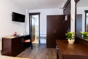 Фото номера Двухместный номер эконом-класса с 1 кроватью Отель Hotel Duke Armeneasca - Ex Tempo г. Бухарест 12
