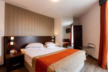 Фото номера Двухместный номер с 1 кроватью и террасой Отель Hotel Duke Armeneasca - Ex Tempo г. Бухарест 13