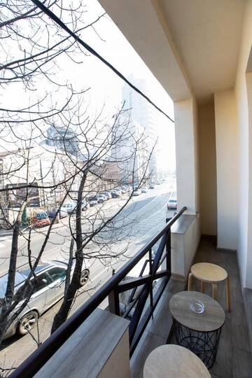 Фото номера Двухместный номер с 1 кроватью и балконом Отель Hotel Duke Armeneasca - Ex Tempo г. Бухарест 4