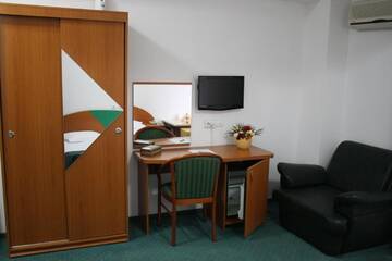Фото номера Двухместный номер с 1 кроватью Отель Hotel Sir Colentina г. Бухарест 5