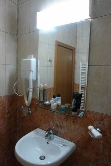 Фото номера Трехместный номер Отель Hotel Sir Colentina г. Бухарест 3