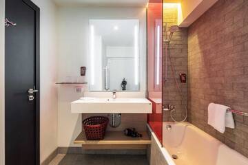 Фото номера Апартаменты с 2 спальнями и балконом Апарт-отели Park Inn by Radisson Bucharest Hotel &amp; Residence г. Бухарест 3