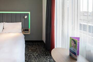 Фото номера Стандартный номер с балконом Апарт-отели Park Inn by Radisson Bucharest Hotel &amp; Residence г. Бухарест 6