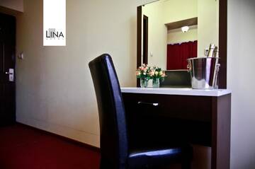 Фото номера Двухместный номер «Комфорт» с 1 кроватью Отель Lina Hotel г. Бухарест 8