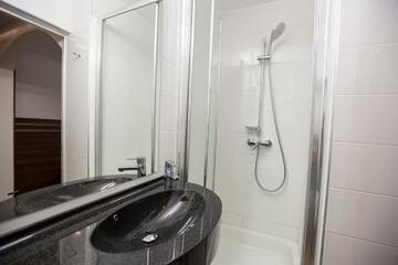 Фото номера Двухместный номер с 1 кроватью Отель Hotel Citadella г. Бухарест 5