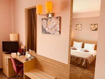 Фото номера Стандартный двухместный номер с 2 отдельными кроватями Отель RIN Central Hotel г. Бухарест 19
