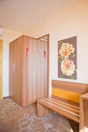 Фото номера Стандартный двухместный номер с 2 отдельными кроватями Отель RIN Central Hotel г. Бухарест 3