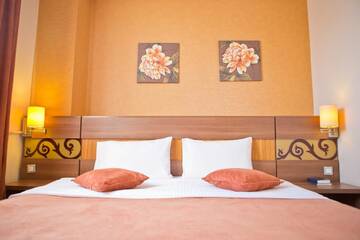 Фото номера Стандартный двухместный номер с 1 кроватью Отель RIN Central Hotel г. Бухарест 5