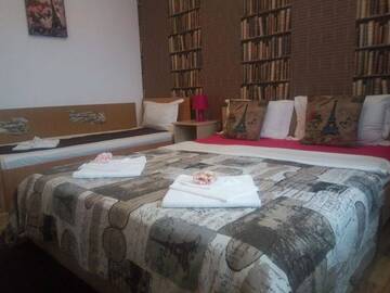 Фото номера Улучшенный трехместный номер Гостевой дом City Comfort Villa г. Бухарест 3