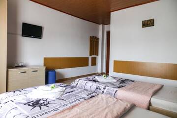 Фото номера Классический трехместный номер Гостевой дом City Comfort Villa г. Бухарест 3