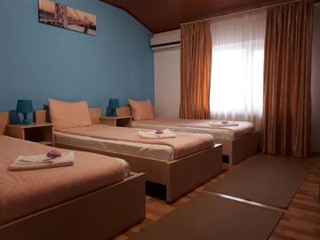 Фото номера Классический трехместный номер Гостевой дом City Comfort Villa г. Бухарест 4
